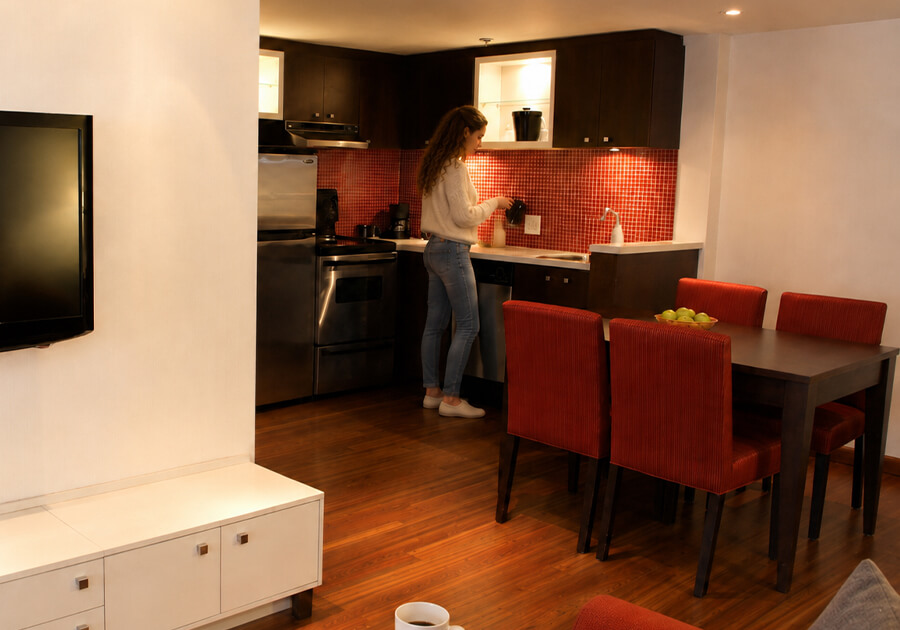 Hôtel avec cuisinette ou Airbnb à Québec? Guide comparatif